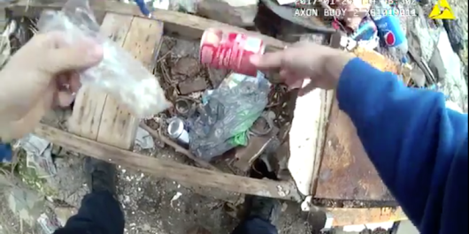 Cop’s body cam films him planting drugs—he obviously didn’t know it was recording